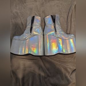 Demonia Slay-204 Platforms Size 8.5